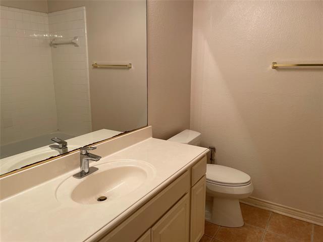 Building Photo - 4420 Jenkins Dr