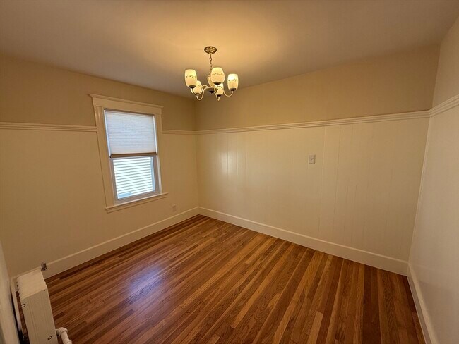 Building Photo - 19 Chauncey St