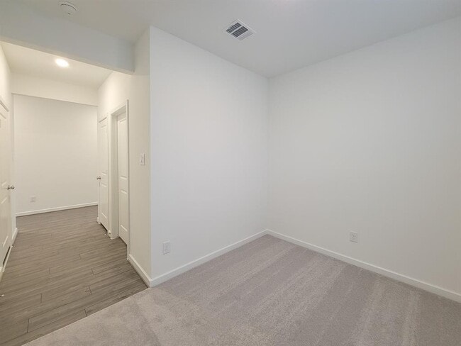 Building Photo - 9742 Rialto Hts Dr