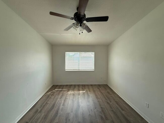 Building Photo - 833 Caribbean Dr
