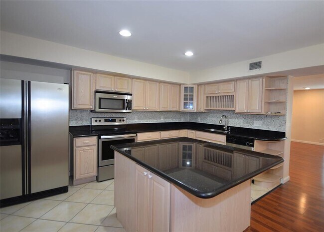 Building Photo - 8102 Amelia Rd