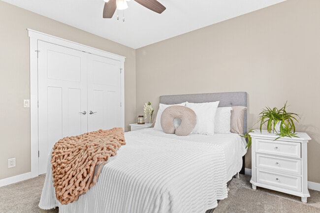 Building Photo - 898 Brentwood Cir