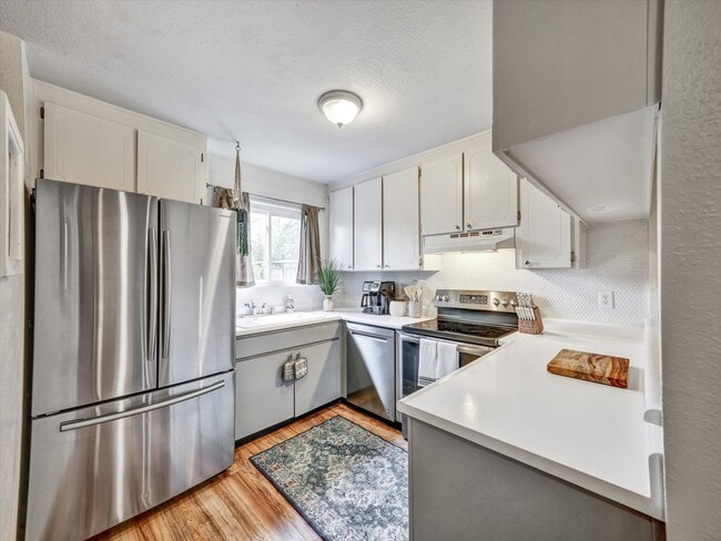 Building Photo - 2bd/1.5 Bathrooms - Sonoma Racquet Club - ...