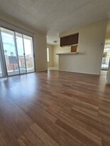 Building Photo - 839 Gaviota Ave