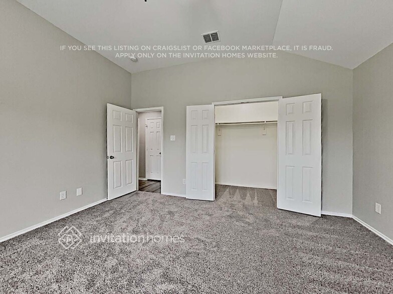 Building Photo - 8824 King Ranch Dr