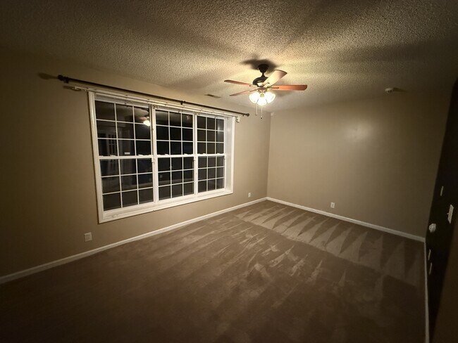 Building Photo - 1512 Barrywood Cir W