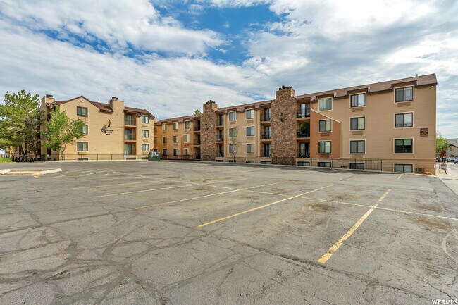 Building Photo - Prospector