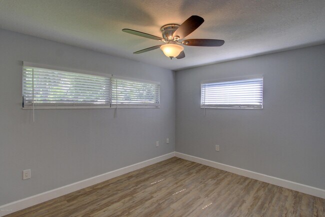 Building Photo - 3210 Westwood Dr