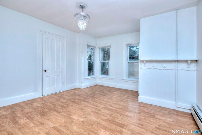 Building Photo - 56 Franklin St