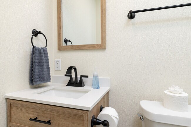 Building Photo - 7520 Sequoia Ct
