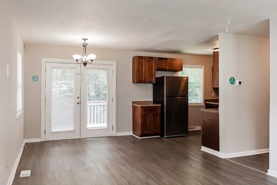 Building Photo - 748 Barclay Ln