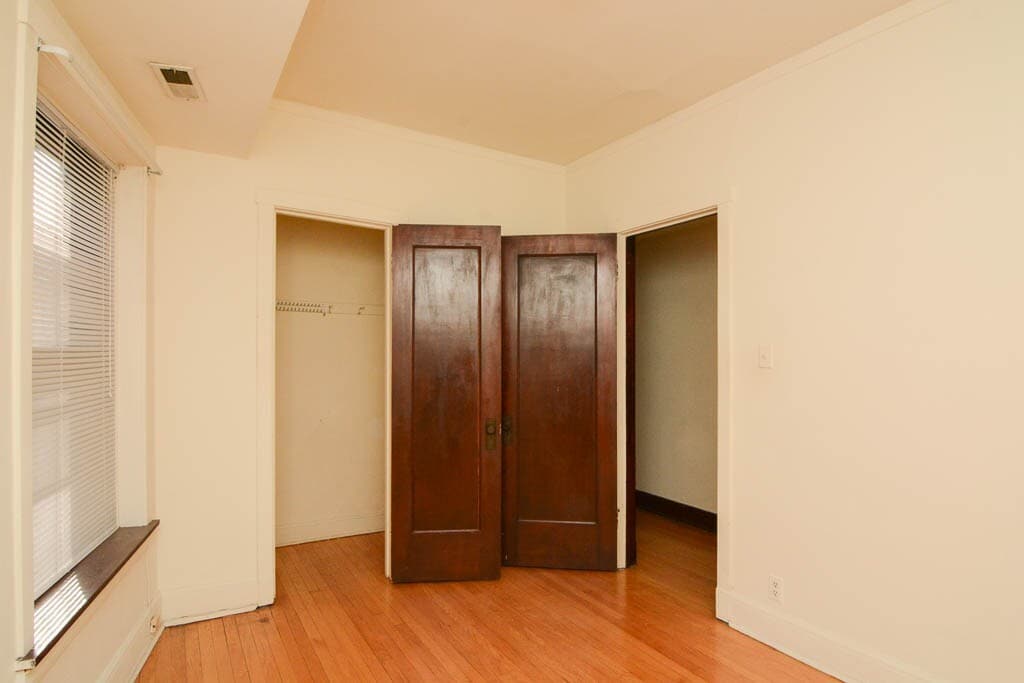 Building Photo - 1309 W Newport Ave