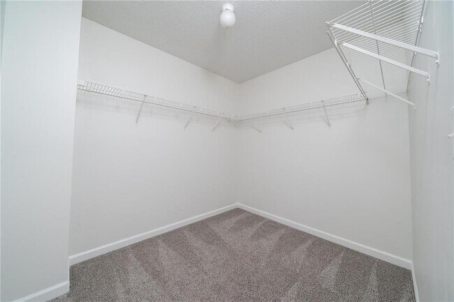 Building Photo - 7683 Creekside Ln