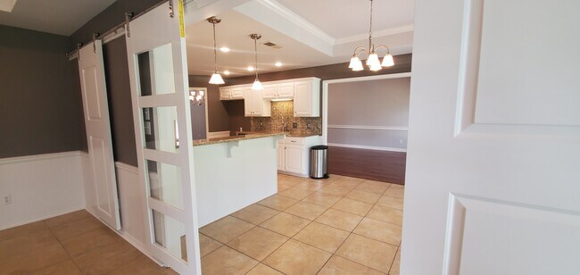 Building Photo - 18257 Springmill Ct