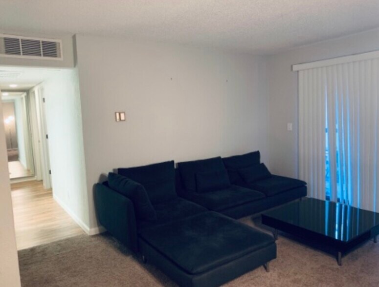 Building Photo - 2750 Plumas St