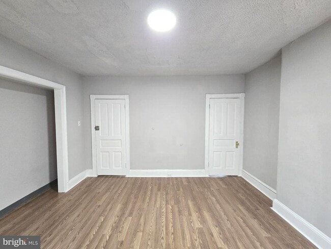 Building Photo - 968 E Woodlawn St