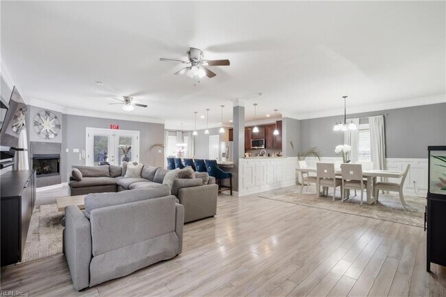 Building Photo - 1859 Parkview Ave