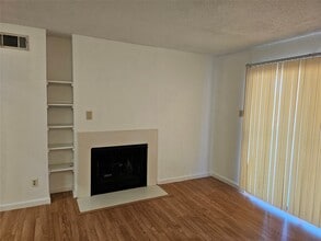 Building Photo - 2750 Holly Hall St