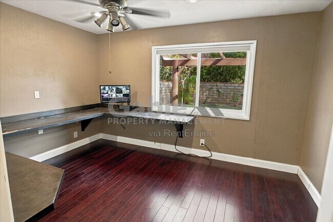 Building Photo - 21748 Grovepark Dr