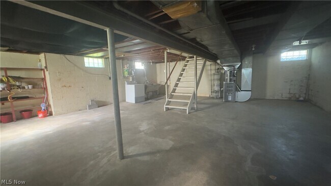 Building Photo - 86 Ferncliff Ave