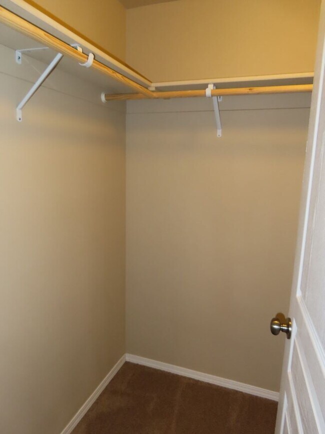 Building Photo - 61150 Snowbrush Dr