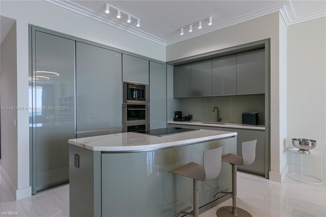 Building Photo - 3 br, 3.5 bath Condo - 18975 Collins Ave U...