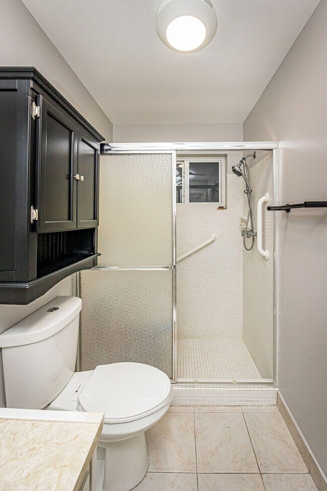 Building Photo - 270 High Point Ct