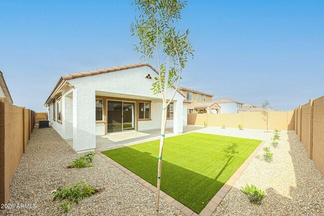 Building Photo - 14770 W Smoketree Dr