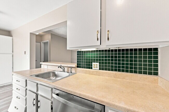 Building Photo - $2,440.95, 2 Beds - 3 Bath, Single Family Home in Littleton with Brand New Appliances!