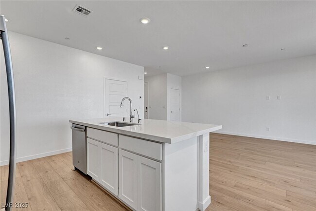 Building Photo - 1498 Marsh Bird St