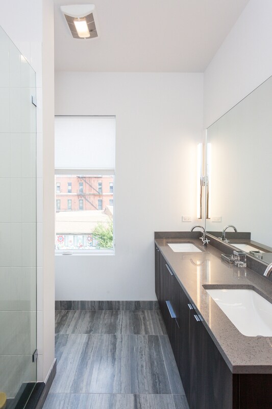 Building Photo - 1637 W Grand Ave