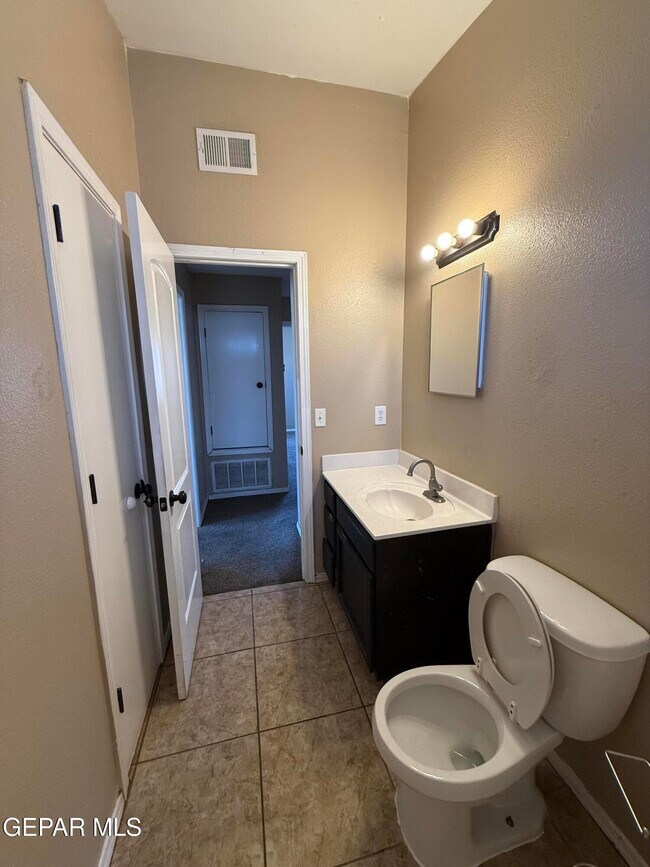 Building Photo - 3644 Tierra Bahia Dr