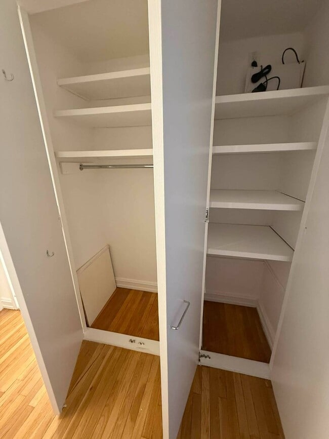 Building Photo - 305 W 13th St