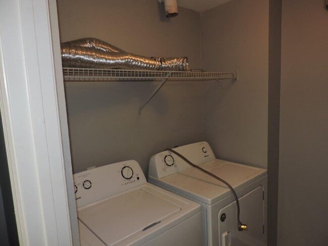 Building Photo - 2 db/2 ba Condo at The Palms Club - Community Pool & Fitness Center!