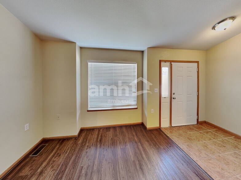 Building Photo - 3204 Birney Ct