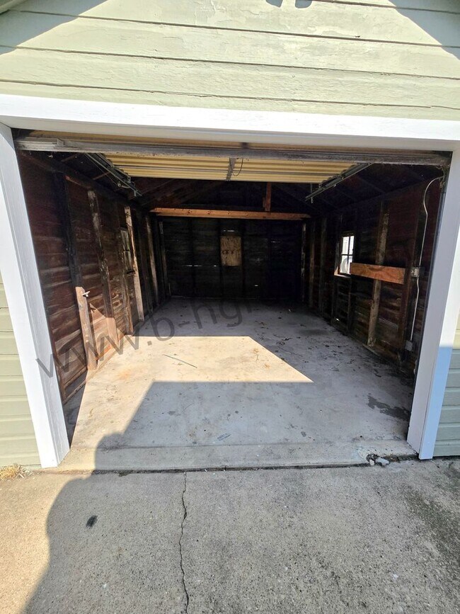 Building Photo - Washer & Dryer Now Provided