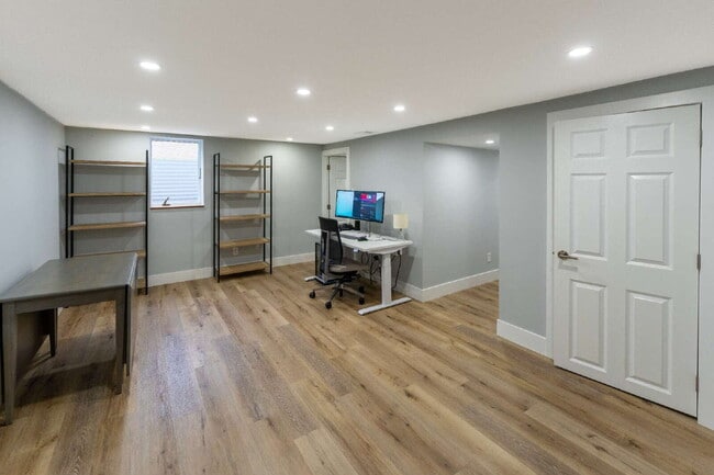 Building Photo - Spacious 4-Bedroom Home with Modern Amenit...