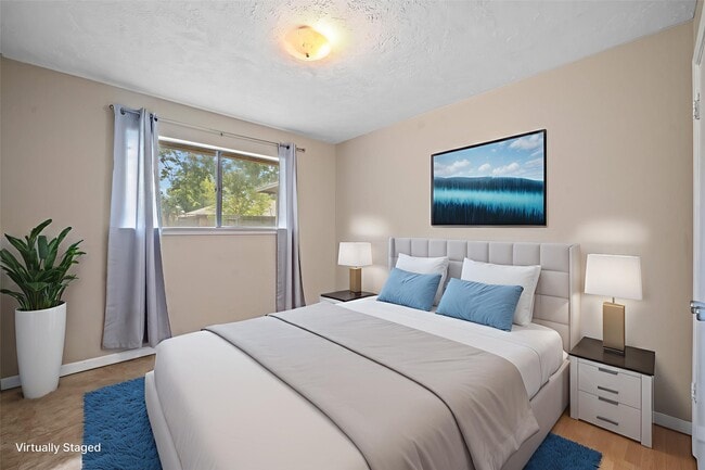 Building Photo - 11111 Longcommon Dr