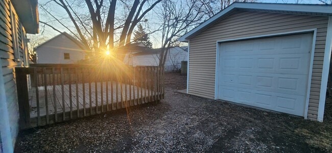 Building Photo - Large 4 Bedroom Home with Garage, Deck, & Fence!