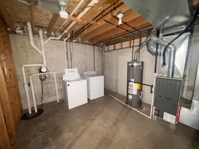 Building Photo - 16428 Willow Walk Dr