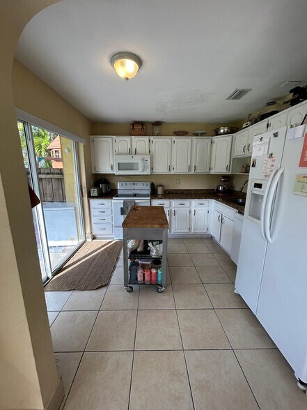 Building Photo - 11737 SW 116th Ter