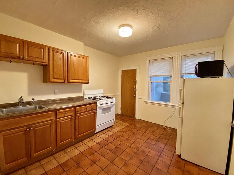 Building Photo - 257 Beacon St