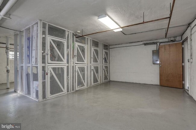 Building Photo - 1320 Fort Myer Dr