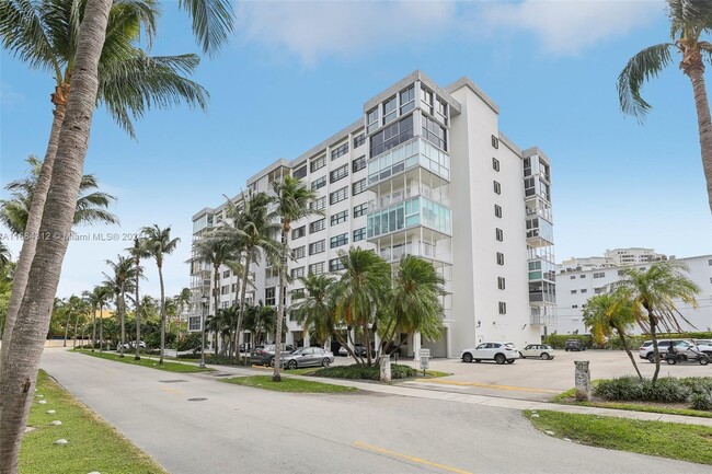 Building Photo - 550 Ocean Dr