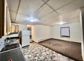 Building Photo - 133 Mill St