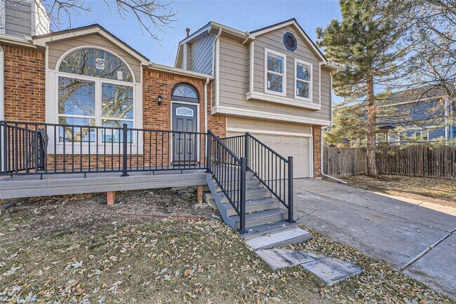 Building Photo - 5701 N Wagonwheel Trail