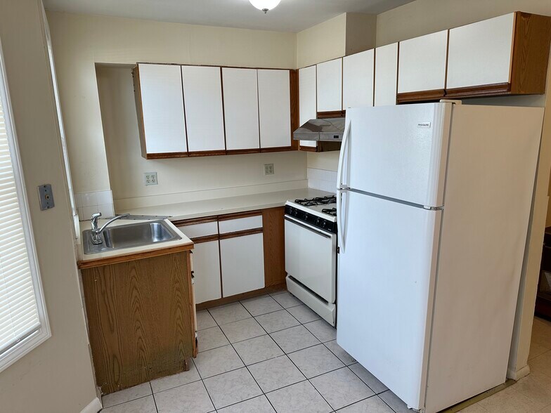 Building Photo - 810 Brock Ave