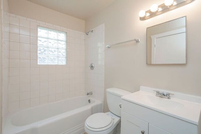 Building Photo - Charming Historic East Nash 3Bed/2Bath!