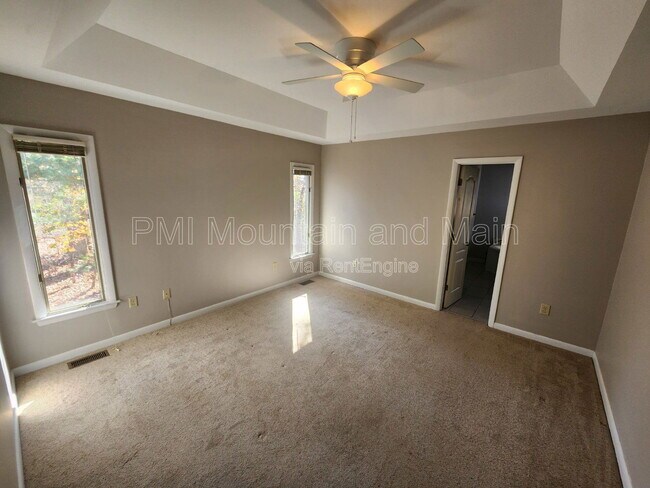 Building Photo - 4000 Laurel Park Hwy