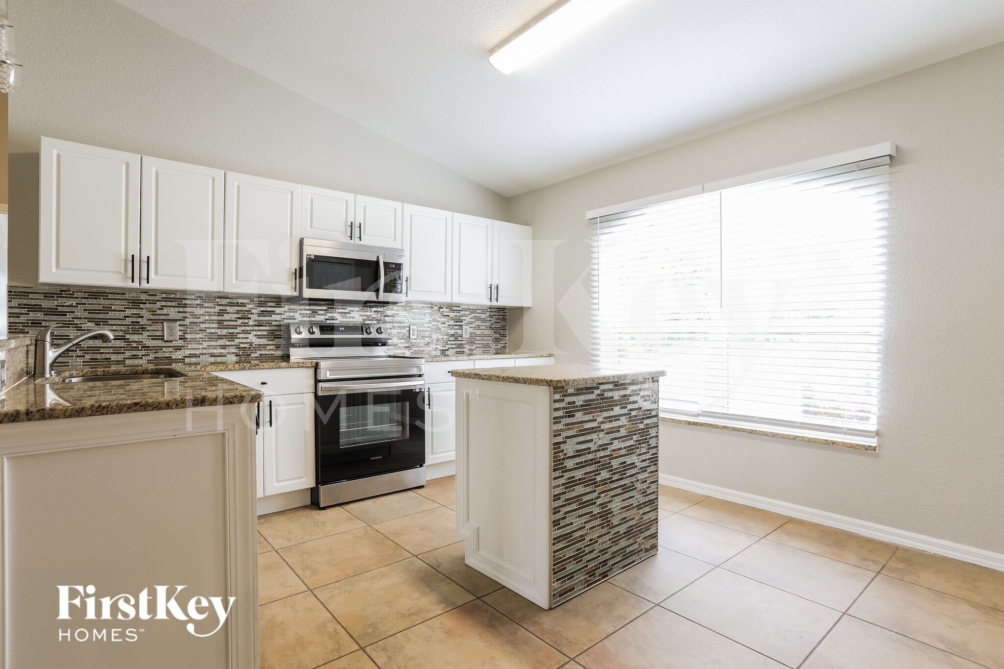 Building Photo - 1618 Purple Ln